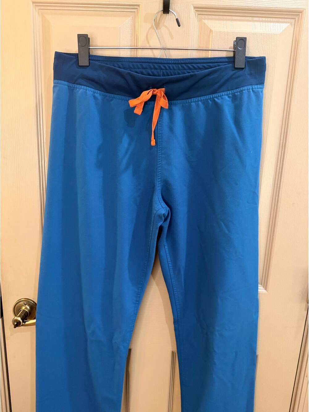 FIGS Livingston Basic Scrub Pants – Caribbean Blue – Size M 🩵
